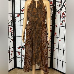 𝅺White House Black market halter animal print maxi dress SIze 2.  In EUC